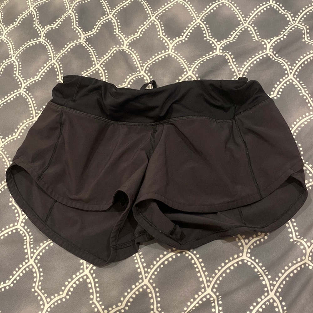 Lululemon speed up black shorts (2)